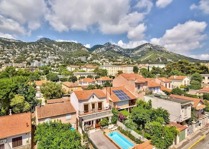 #4 Toulon Centre, Balcon, Vue Sur Corniche, Lumineux, Au Calme, Stationnement Facile & Gratuit