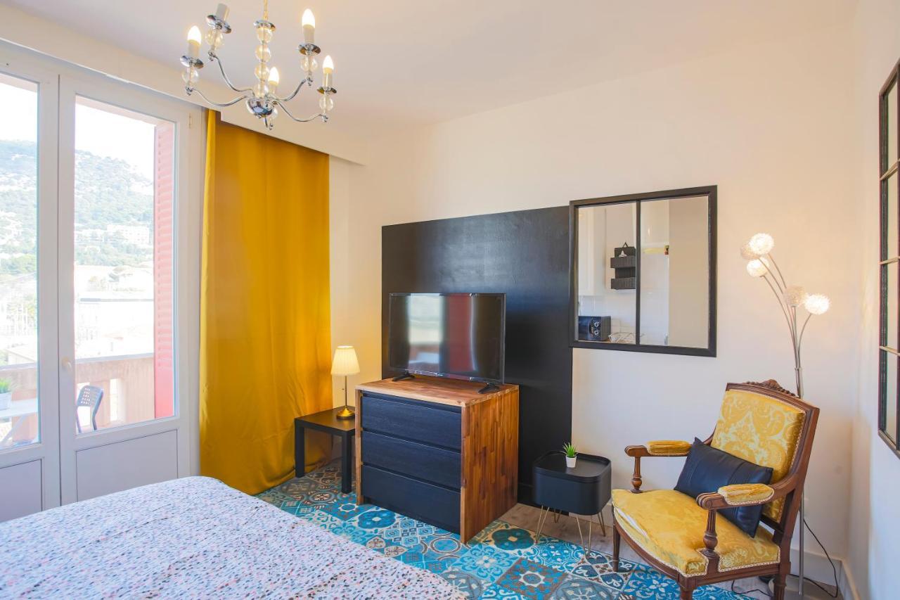 #4 Centre, Balcon, Vue Sur Corniche, Lumineux, Au Calme, Stationnement Facile & Gratuit
