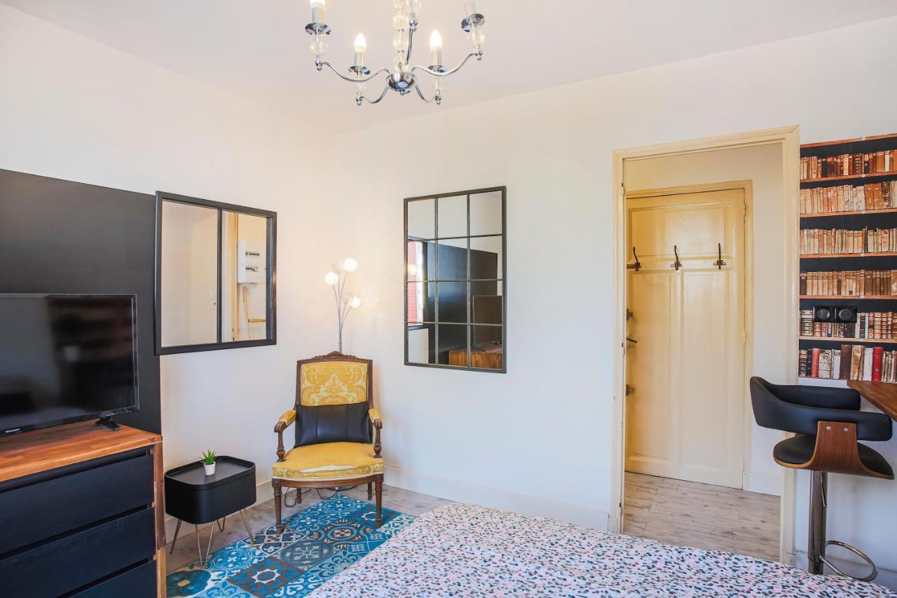 #4 Centre, Balcon, Vue Sur Corniche, Lumineux, Au Calme, Stationnement Facile & Gratuit Apartamento