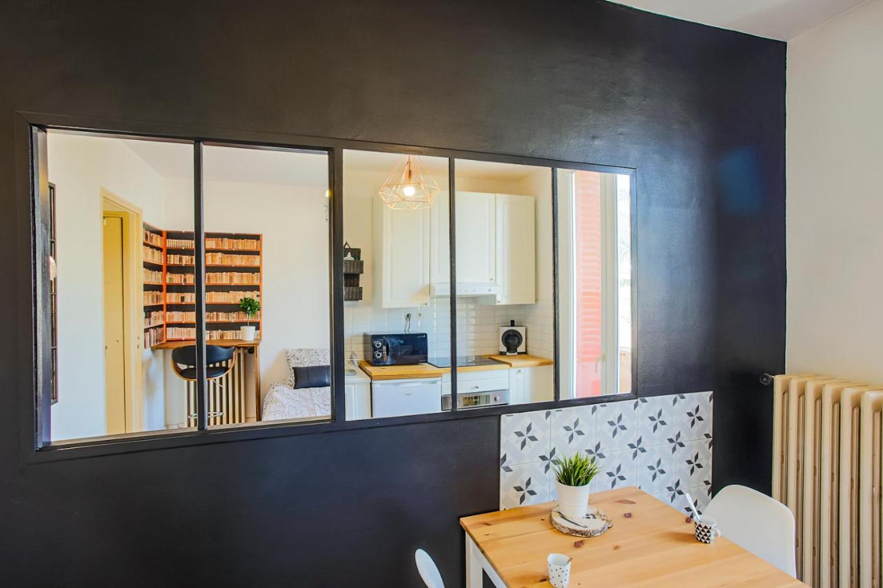 #4 Centre, Balcon, Vue Sur Corniche, Lumineux, Au Calme, Stationnement Facile & Gratuit Toulon