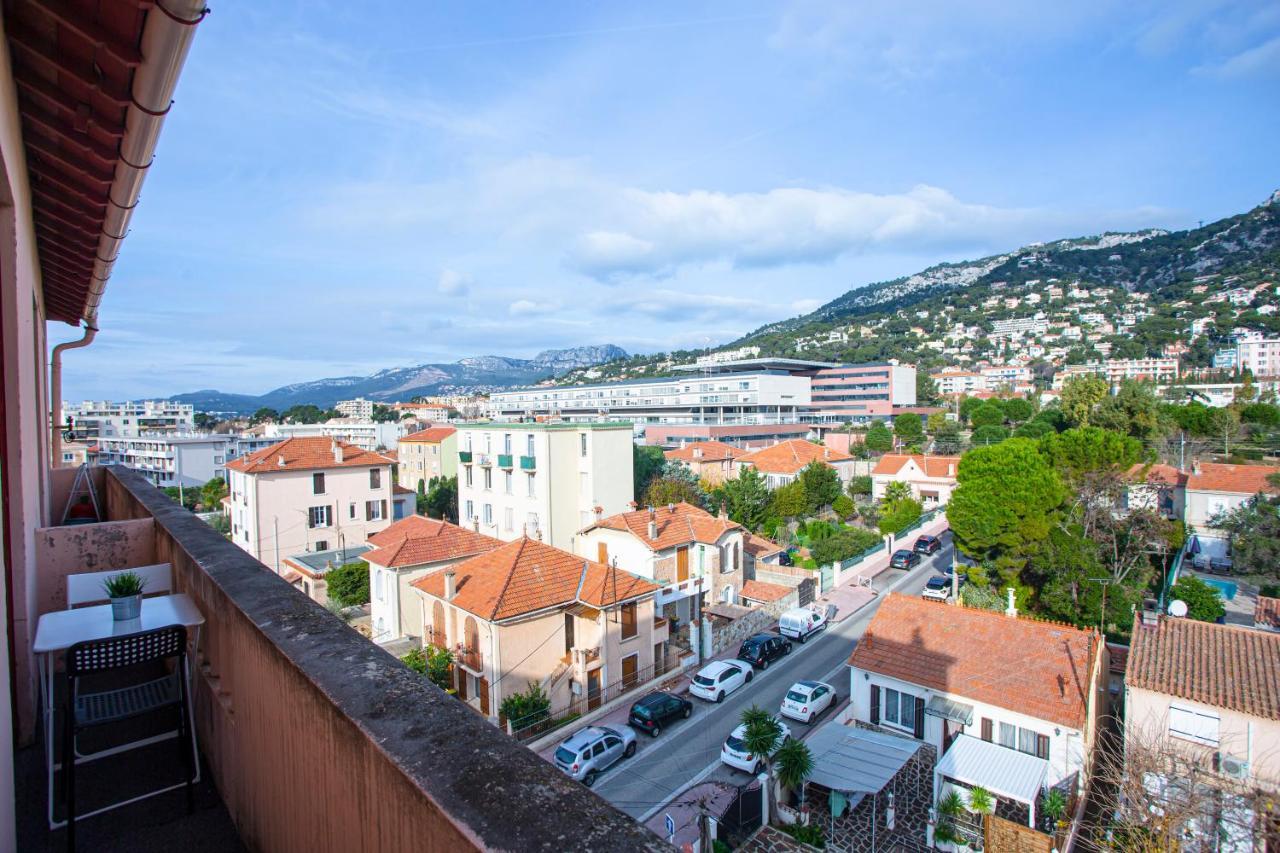 #4 Centre, Balcon, Vue Sur Corniche, Lumineux, Au Calme, Stationnement Facile & Gratuit *